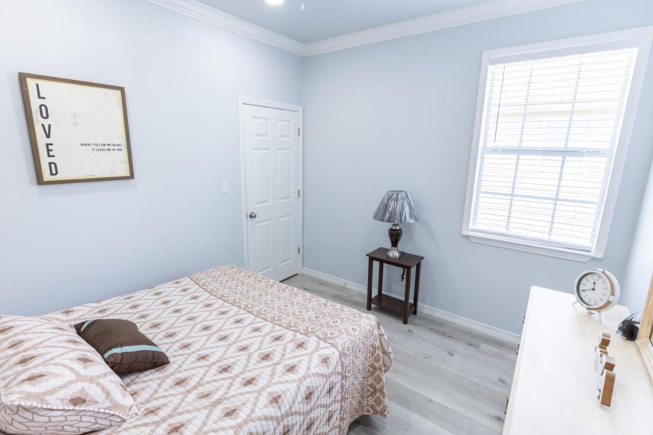 Cozy Cottage Surrounded By Fun Pass Christian 외부 사진